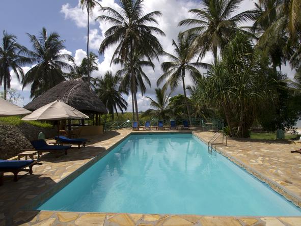 Kinasi Lodge - Pool